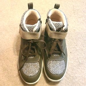 Eddie Bauer Hazel Olive Hiking Boots (NWOT)